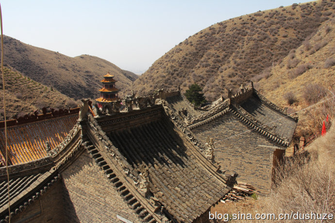 陇上名山——屈吴山